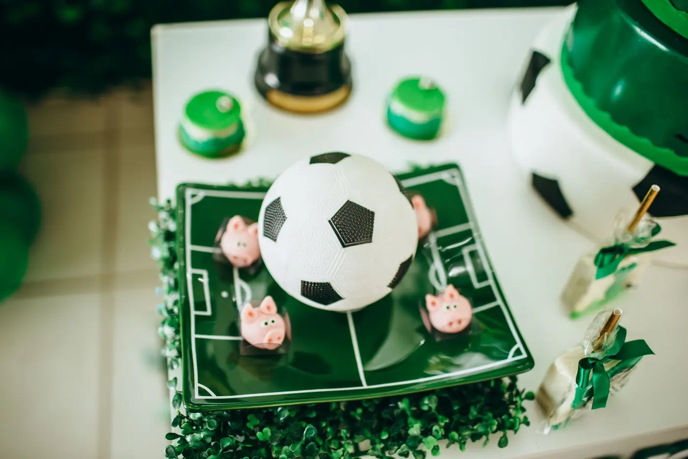 Doce com tema campo de futebol (imagem de referência)